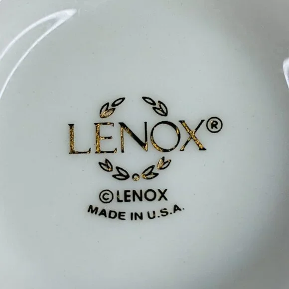 Lenox Fleur de Lis Collection Embossed Pierced Flower Vase Ivory Gold USA 7.5" - Picture 6 of 16